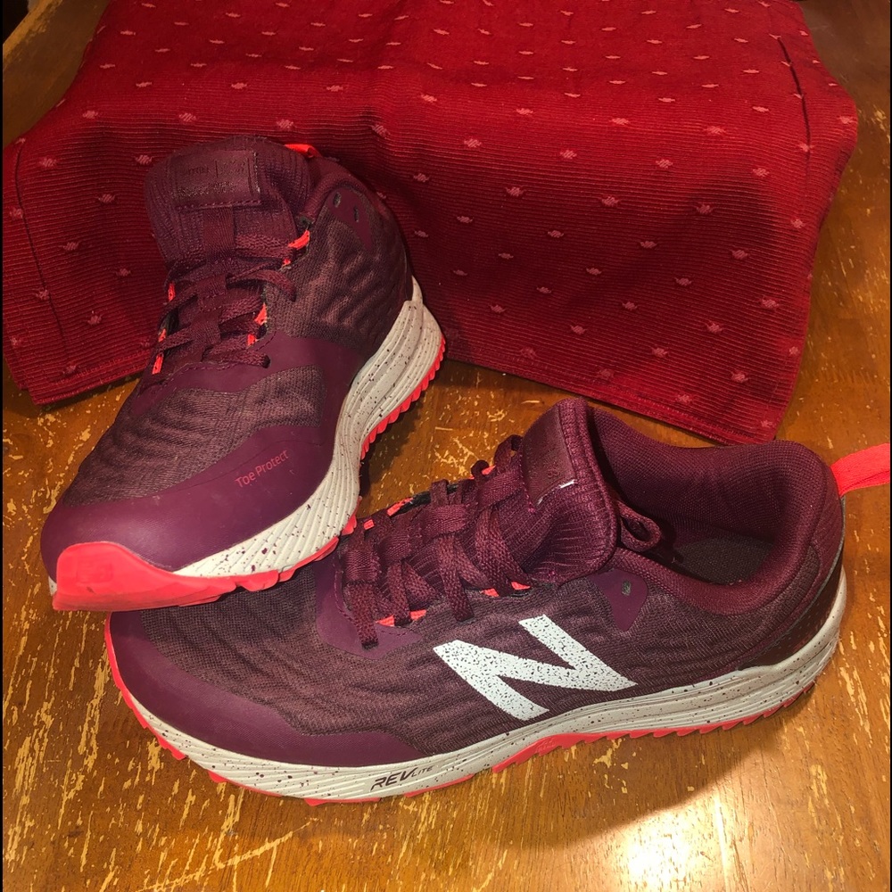 Woman’s New Balance All Terrain Shoes 10M